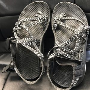 Chacos Women’s size 6 wide with toe strap